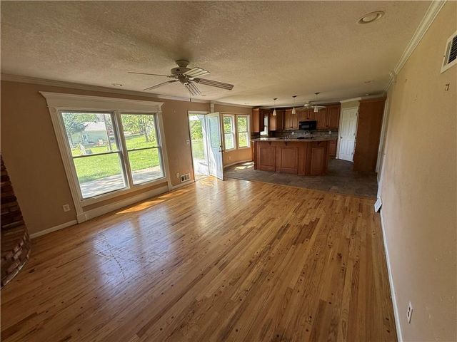 5205 W 99th Street, Overland Park, KS 66207
