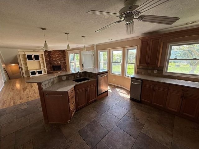 5205 W 99th Street, Overland Park, KS 66207