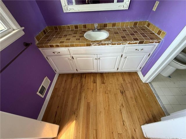 5205 W 99th Street, Overland Park, KS 66207