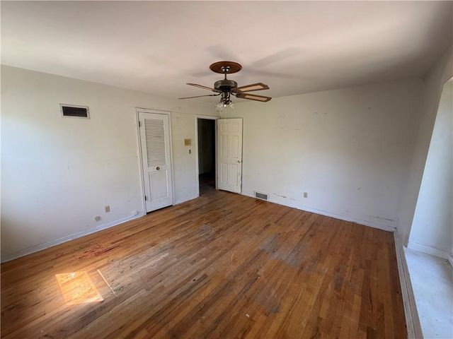 5205 W 99th Street, Overland Park, KS 66207