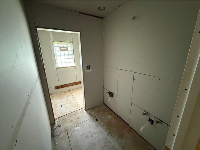 5205 W 99th Street, Overland Park, KS 66207