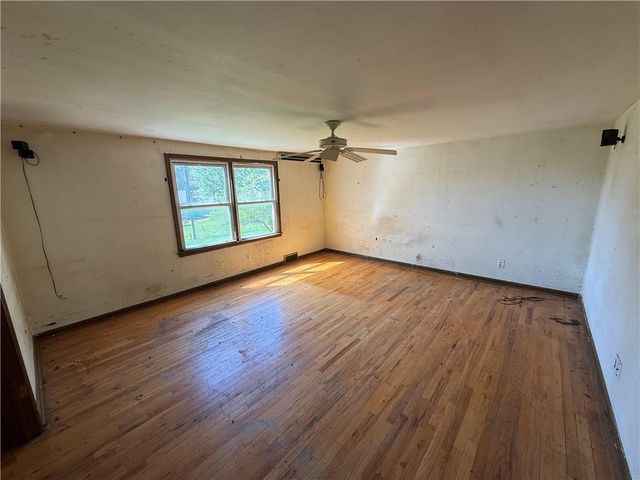 5205 W 99th Street, Overland Park, KS 66207
