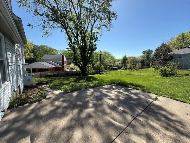 5205 W 99th Street, Overland Park, KS 66207