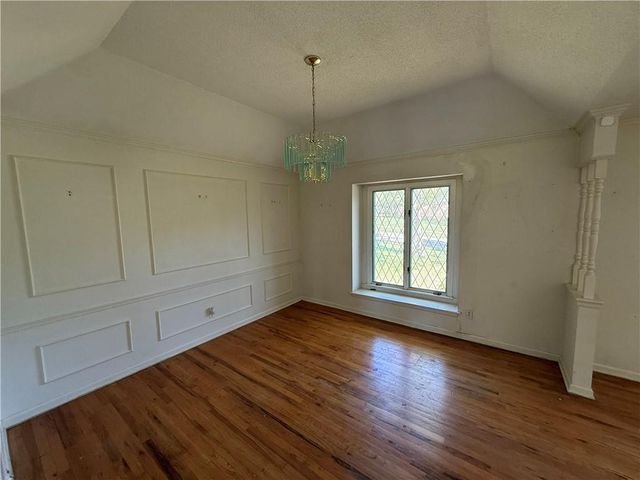 5205 W 99th Street, Overland Park, KS 66207