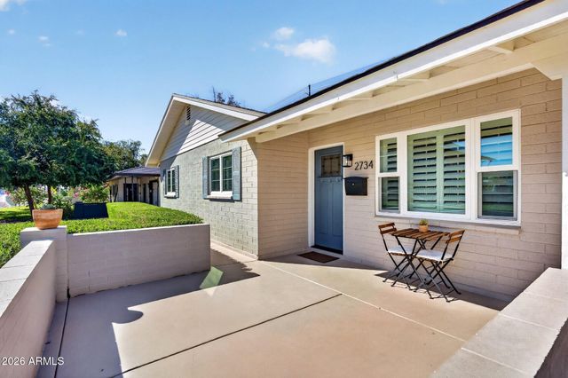 2734 E HIGHLAND Avenue, Phoenix, AZ 85016