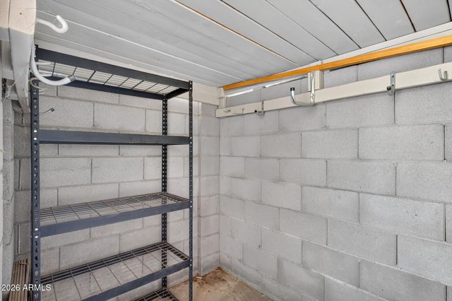 2734 E HIGHLAND Avenue, Phoenix, AZ 85016