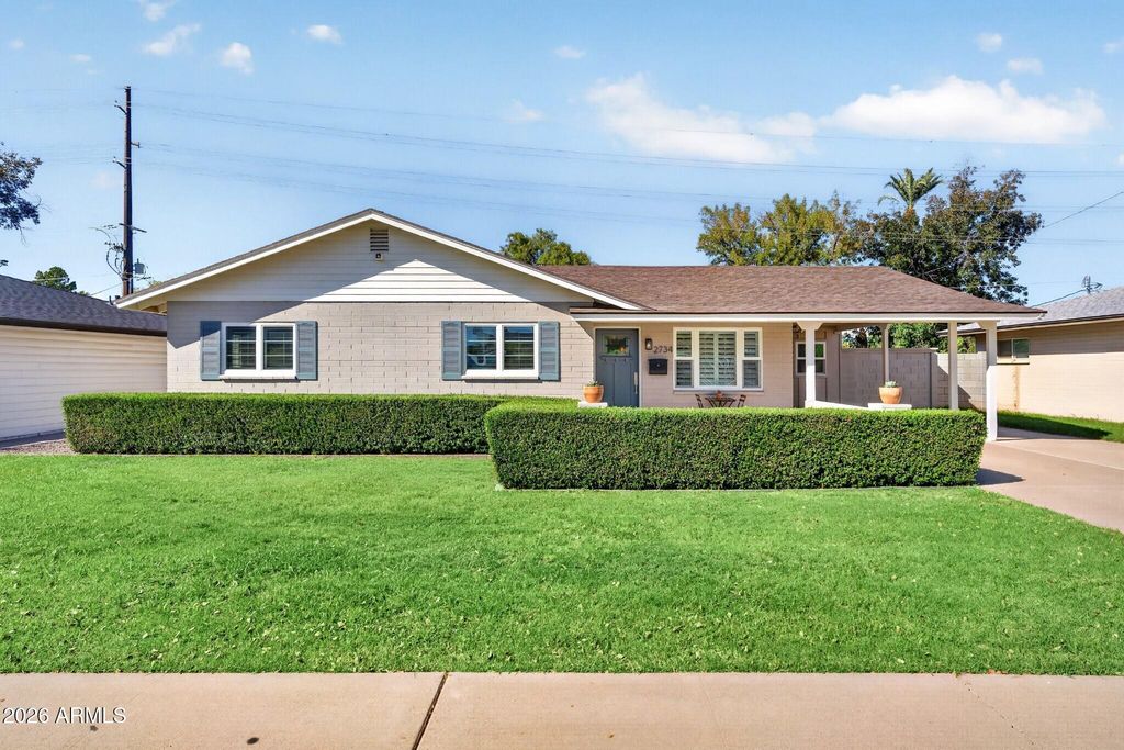 2734 E HIGHLAND Avenue, Phoenix, AZ 85016