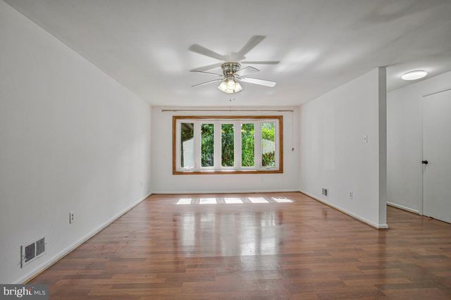 3905 BREWSTER CT, Waldorf, MD 20601