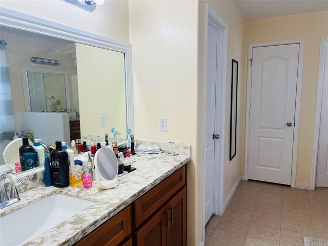 12431 Heritage Grove Drive, Houston, TX 77066