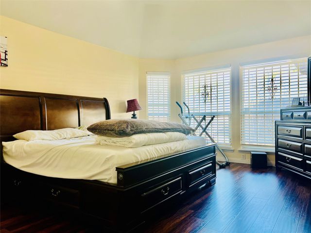 12431 Heritage Grove Drive, Houston, TX 77066