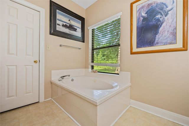 67 County Road 2190, Cleveland, TX 77327