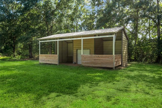 67 County Road 2190, Cleveland, TX 77327