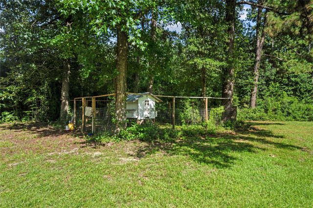 67 County Road 2190, Cleveland, TX 77327