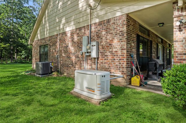 67 County Road 2190, Cleveland, TX 77327