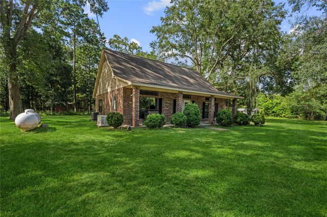 67 County Road 2190, Cleveland, TX 77327