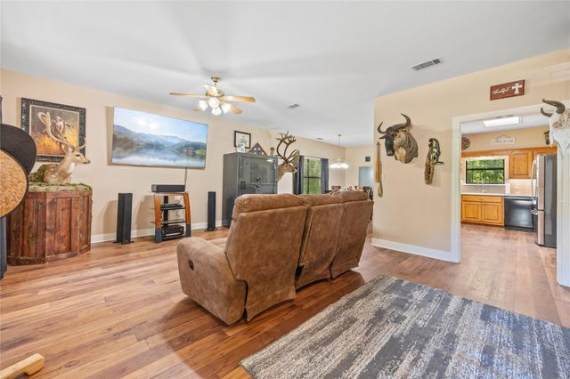 67 County Road 2190, Cleveland, TX 77327