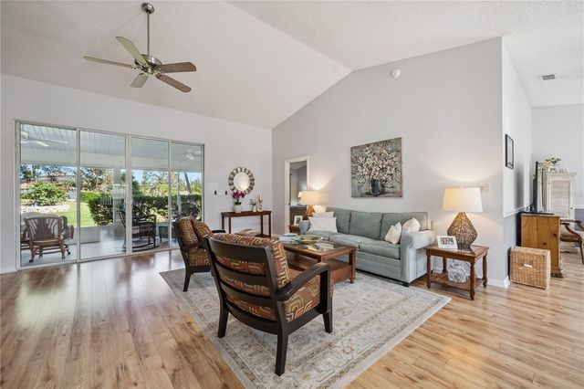 4730 SAWGRASS LAKE CIRCLE, Leesburg, FL 34748