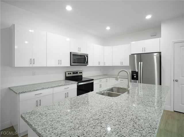 3059 Harvard CIR, Labelle, FL 33935