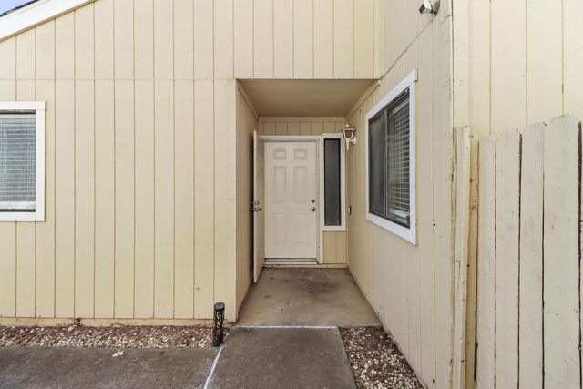 105 Ishi Cir, Sacramento, CA 95833