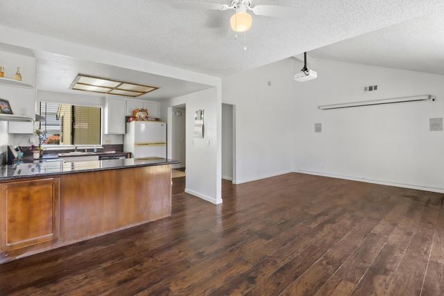 105 Ishi Cir, Sacramento, CA 95833