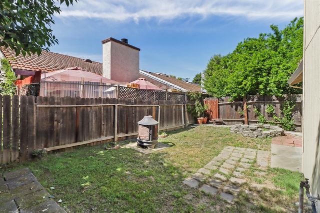 105 Ishi Cir, Sacramento, CA 95833