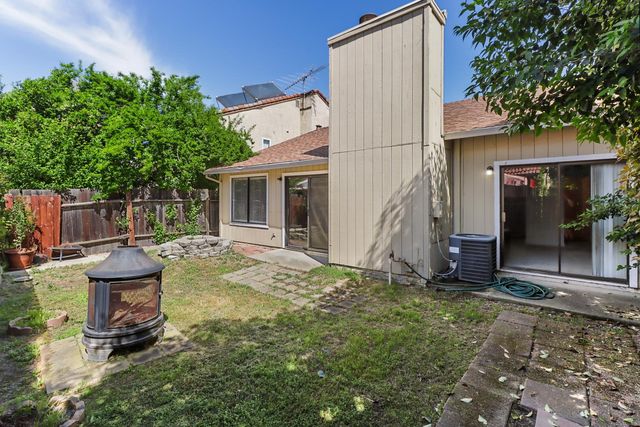 105 Ishi Cir, Sacramento, CA 95833