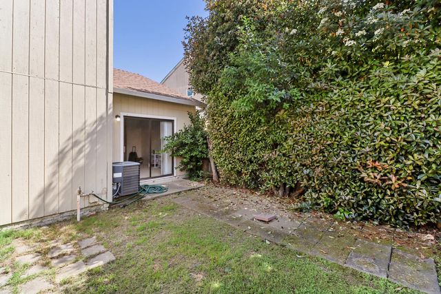 105 Ishi Cir, Sacramento, CA 95833