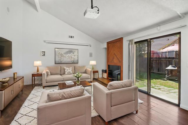 105 Ishi Cir, Sacramento, CA 95833