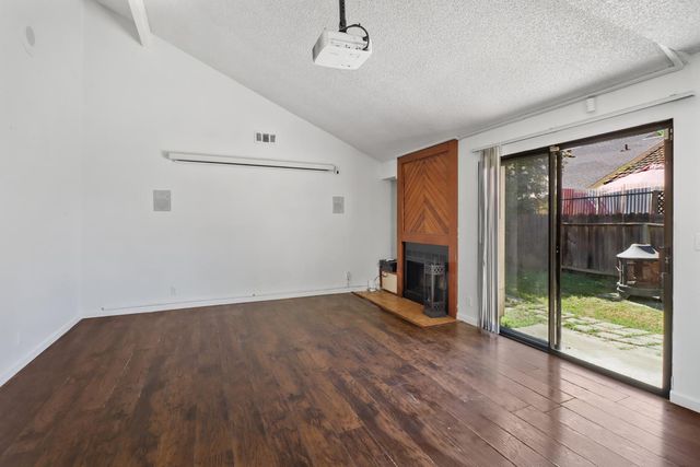 105 Ishi Cir, Sacramento, CA 95833