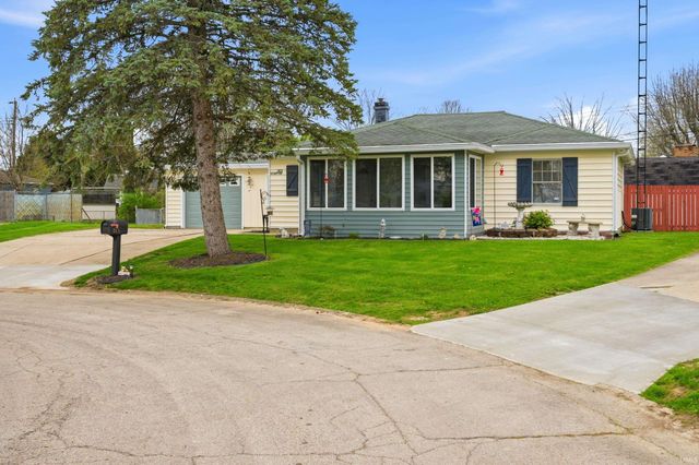 2101 E Grace Court, Muncie, IN 47302