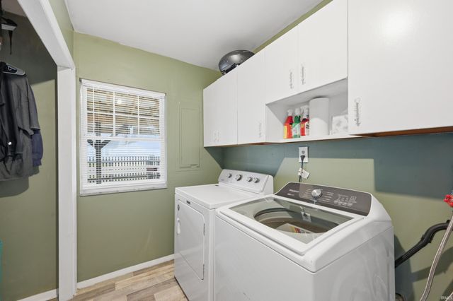 2101 E Grace Court, Muncie, IN 47302