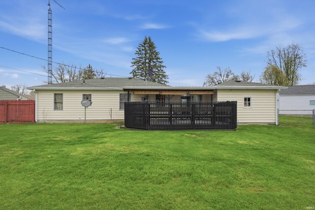 2101 E Grace Court, Muncie, IN 47302