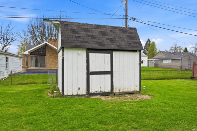 2101 E Grace Court, Muncie, IN 47302