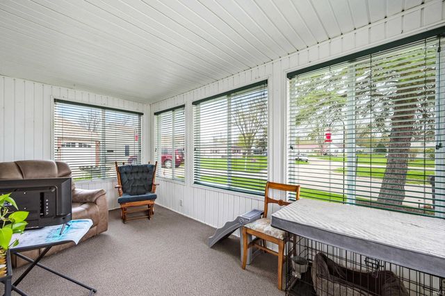 2101 E Grace Court, Muncie, IN 47302