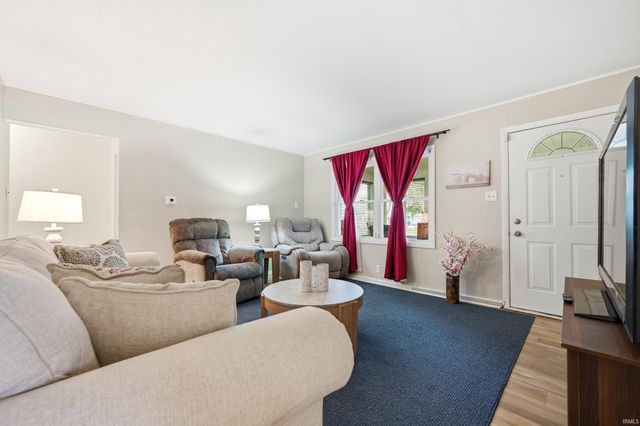 2101 E Grace Court, Muncie, IN 47302