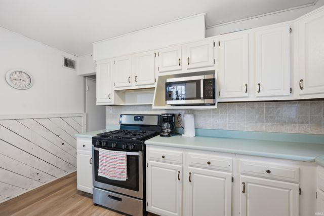 2101 E Grace Court, Muncie, IN 47302