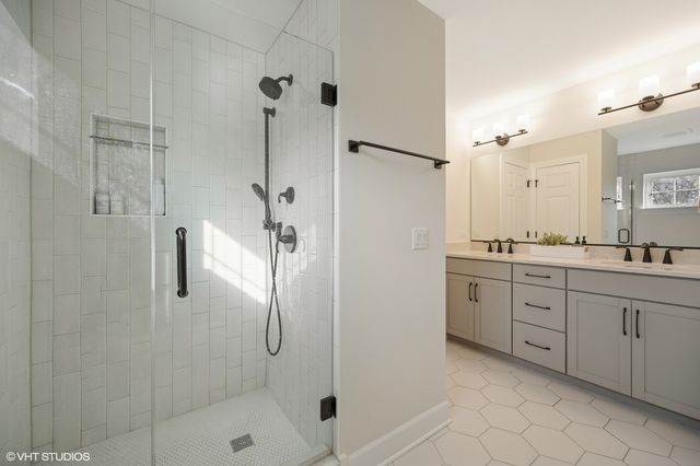 4142 Hampton Court, Glenview, IL 60026