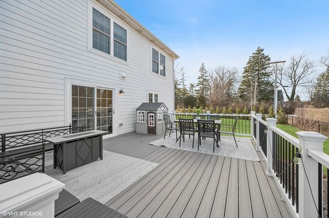 4142 Hampton Court, Glenview, IL 60026