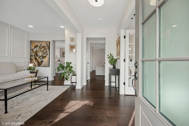 4142 Hampton Court, Glenview, IL 60026