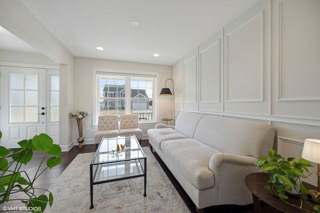 4142 Hampton Court, Glenview, IL 60026