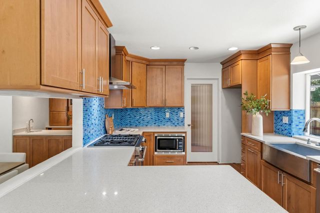 3072 Latham Ln, El Dorado Hills, CA 95762