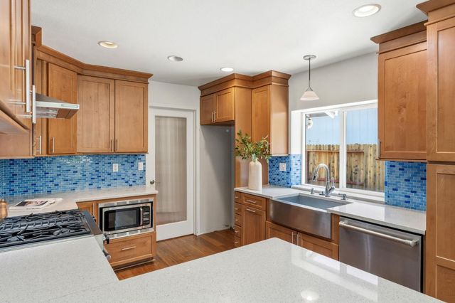3072 Latham Ln, El Dorado Hills, CA 95762