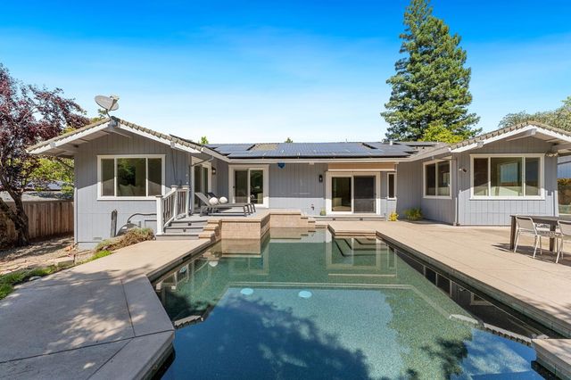 3072 Latham Ln, El Dorado Hills, CA 95762