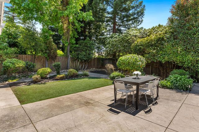 3072 Latham Ln, El Dorado Hills, CA 95762