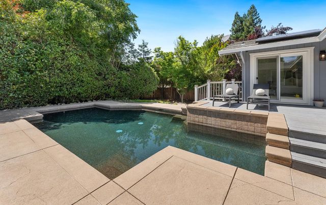 3072 Latham Ln, El Dorado Hills, CA 95762