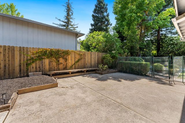 3072 Latham Ln, El Dorado Hills, CA 95762