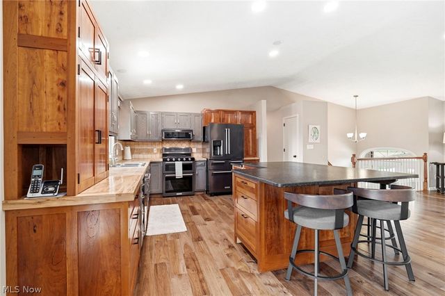 2400 Lancaster Road, Akron, OH 44313