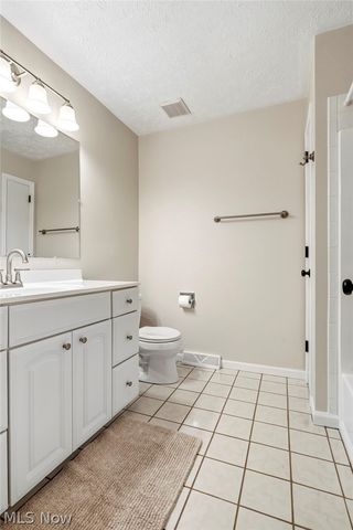 2400 Lancaster Road, Akron, OH 44313