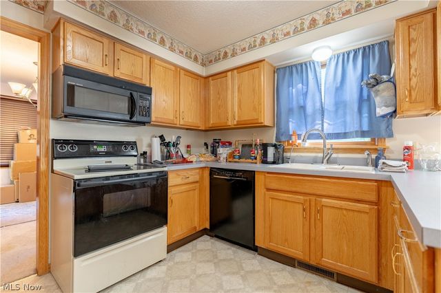 6246 Marelis Avenue NE, Canton, OH 44721
