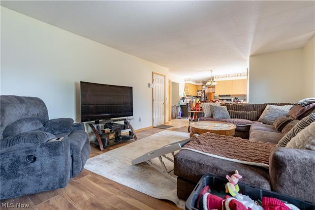 6246 Marelis Avenue NE, Canton, OH 44721